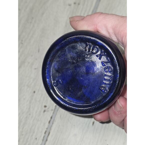 Vintage Noxzema Cobalt Blue Glass Jar W/Lid Labels Noxzema Bottom USA - Picture 2 of 10